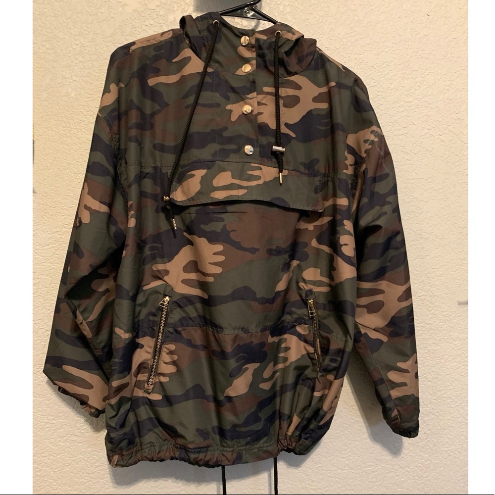 Camo pullover hooded windbreaker